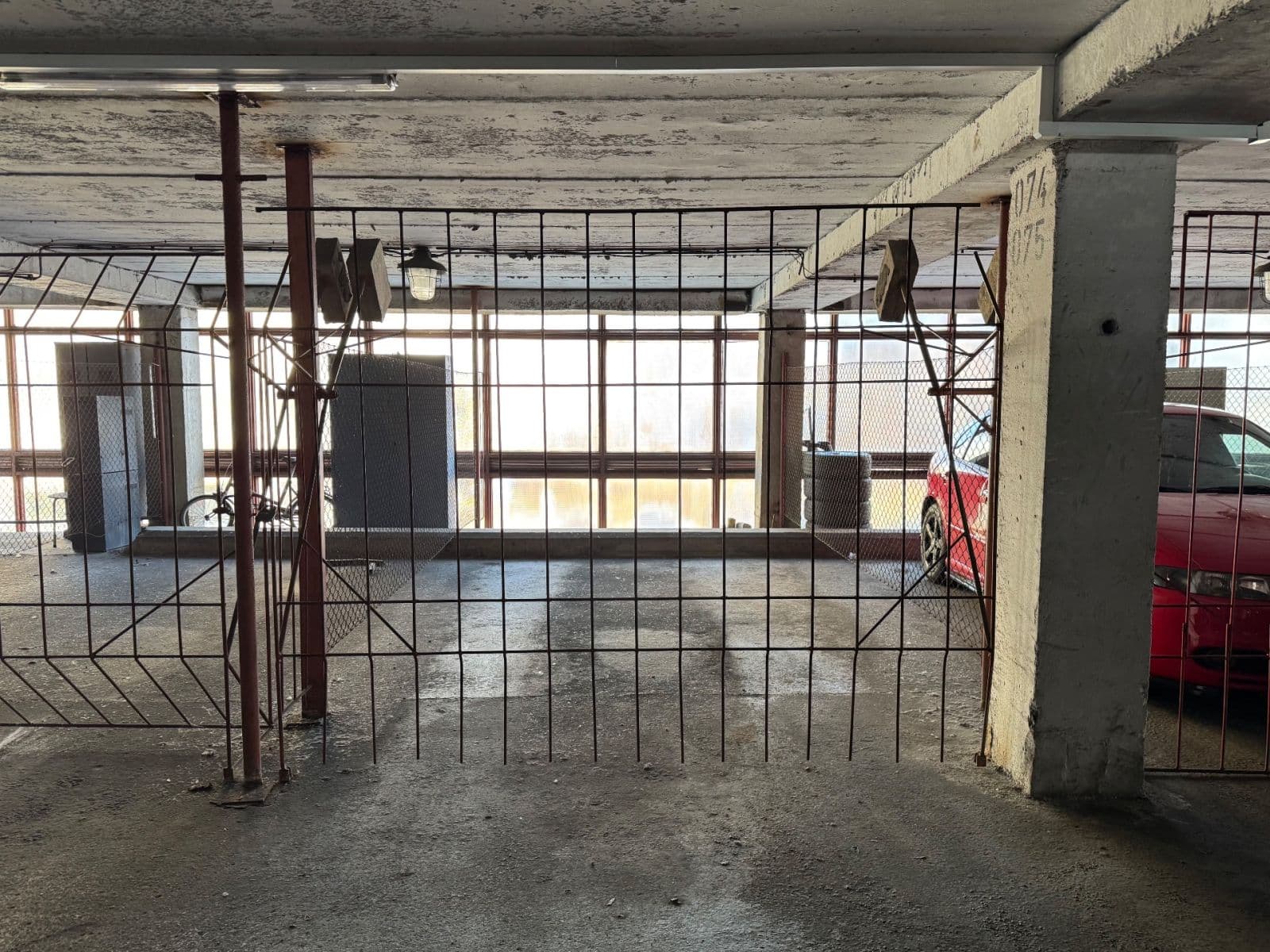 Pronájem garáže 18 m², Lovosická, Praha, Praha Pronájem garáže 18 m², Lovosická, Praha, Praha