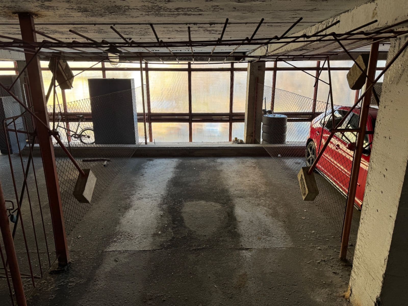 Pronájem garáže 18 m², Lovosická, Praha, Praha Pronájem garáže 18 m², Lovosická, Praha, Praha