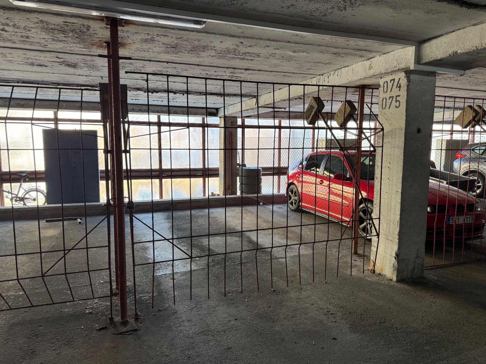 Pronájem garáže 18 m², Lovosická, Praha, Praha Pronájem garáže 18 m², Lovosická, Praha, Praha