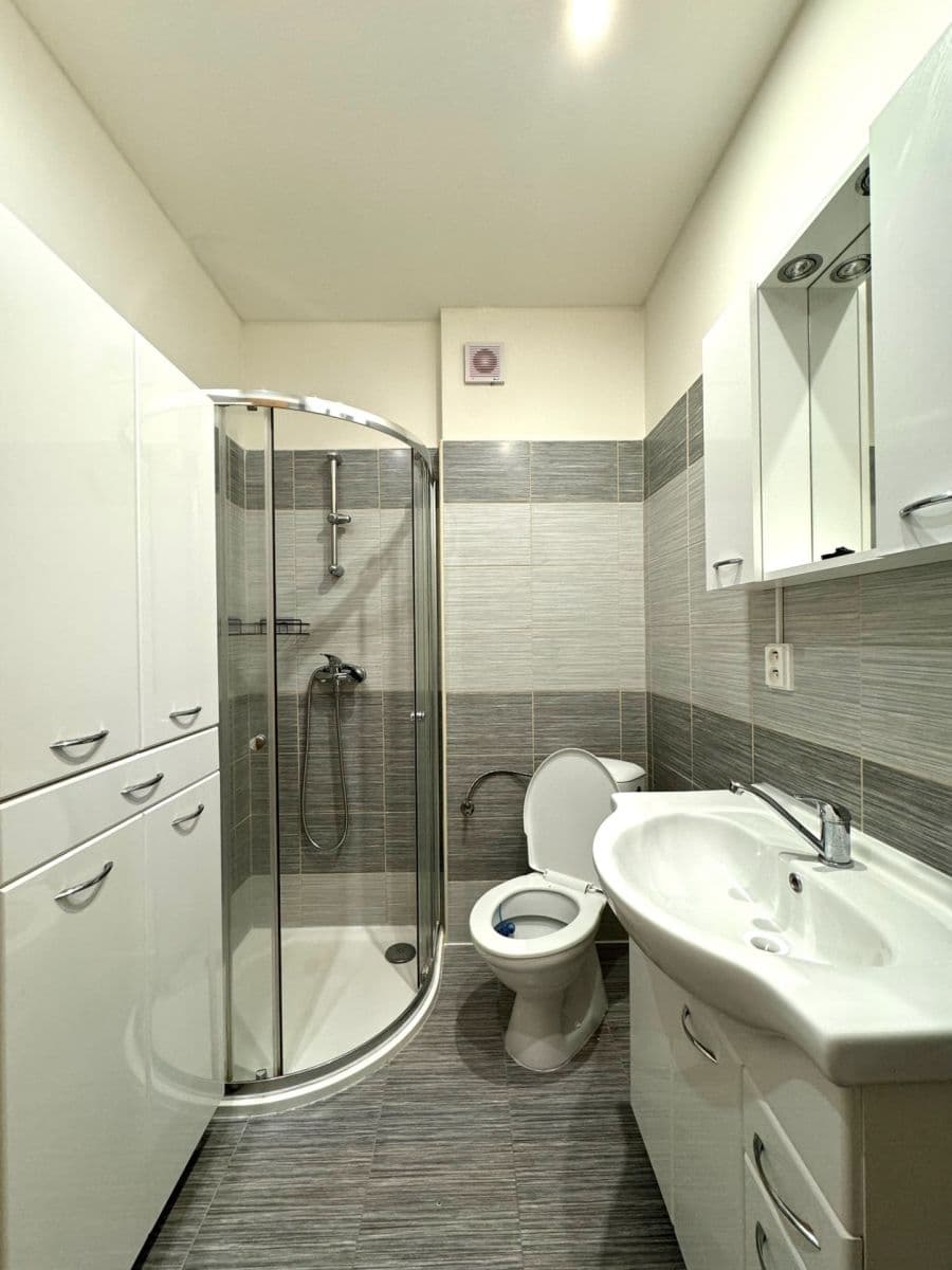 Pronájem bytu 3+kk 48 m², Zbraslavice, Středočeský kraj Pronájem bytu 3+kk 48 m², Zbraslavice, Středočeský kraj