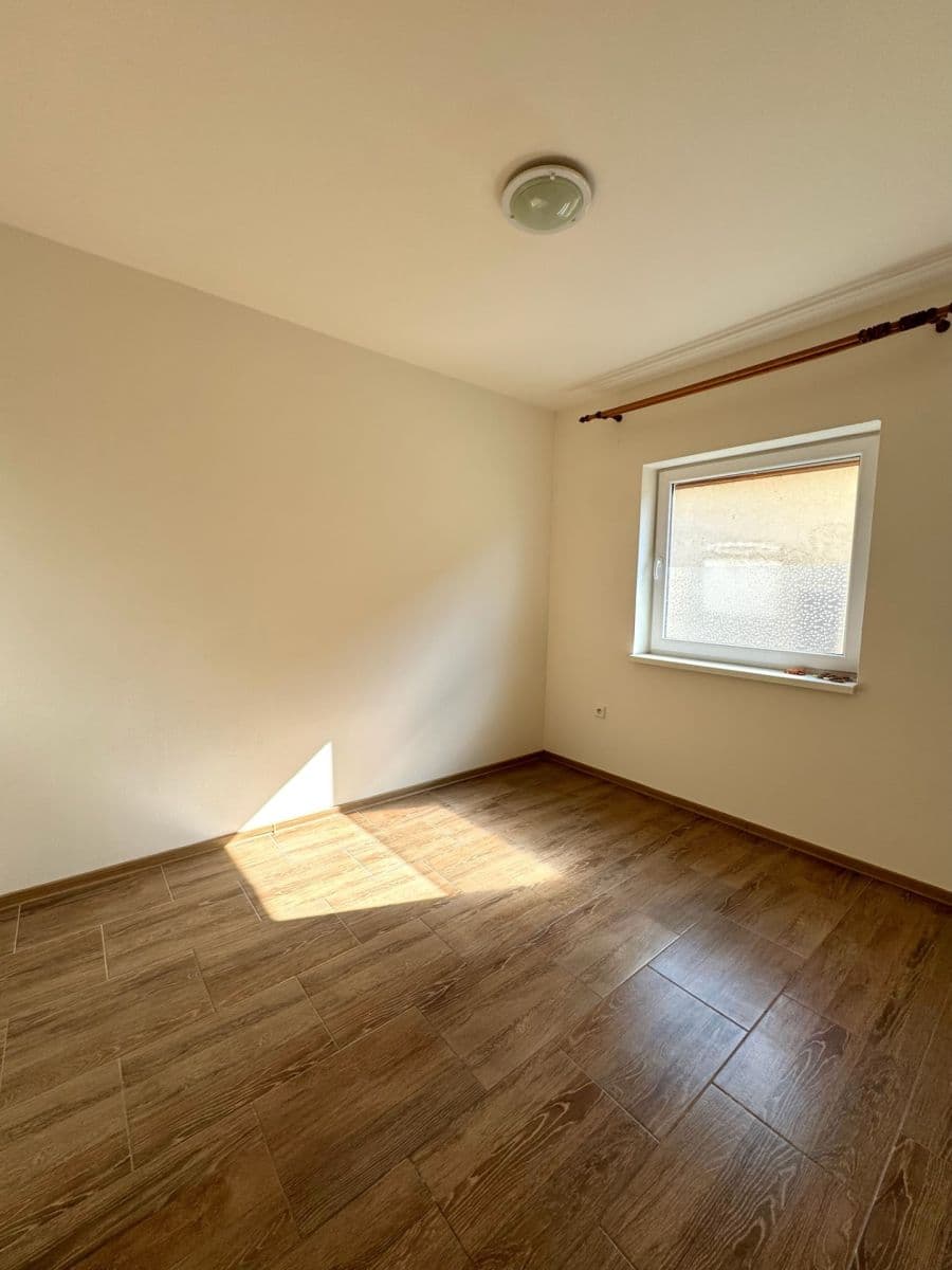 Pronájem bytu 3+kk 48 m², Zbraslavice, Středočeský kraj Pronájem bytu 3+kk 48 m², Zbraslavice, Středočeský kraj