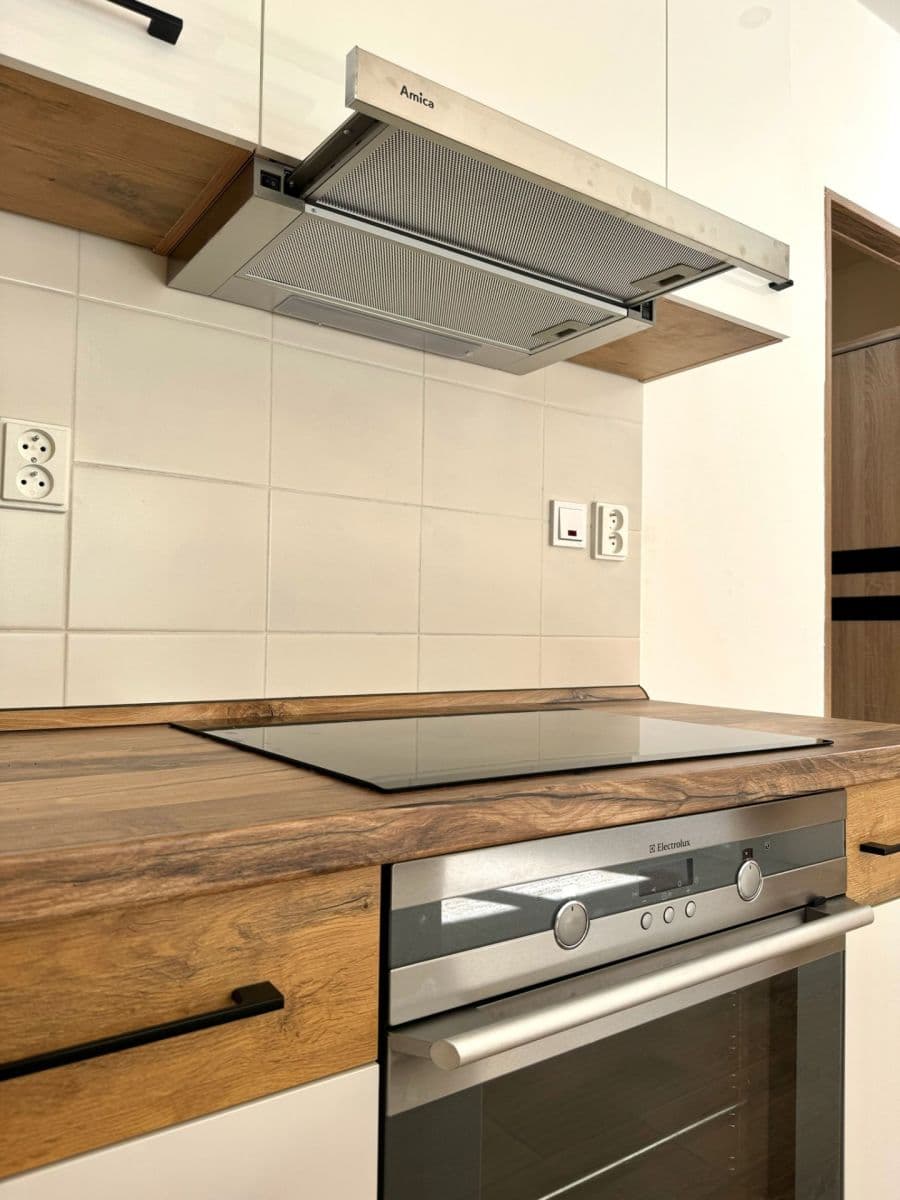 Pronájem bytu 3+kk 48 m², Zbraslavice, Středočeský kraj Pronájem bytu 3+kk 48 m², Zbraslavice, Středočeský kraj