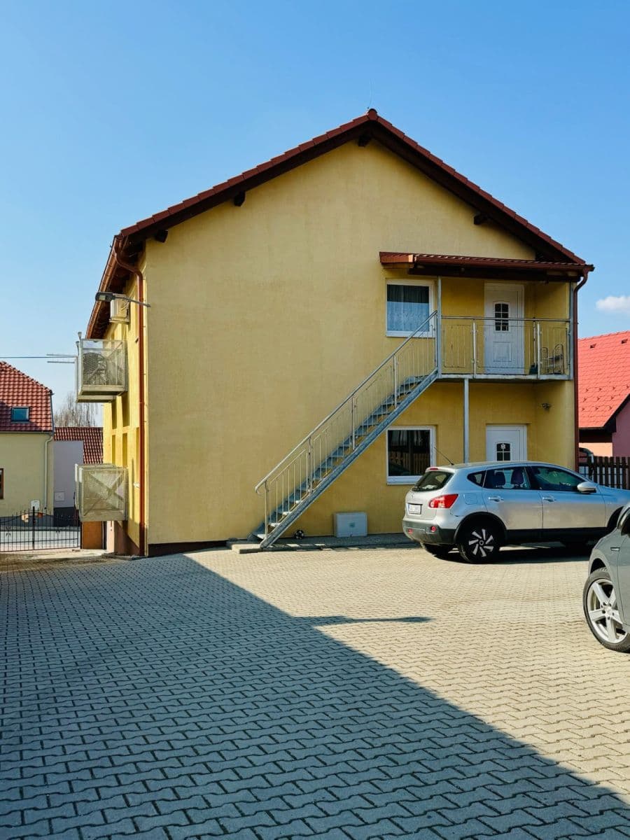 Pronájem bytu 3+kk 48 m², Zbraslavice, Středočeský kraj Pronájem bytu 3+kk 48 m², Zbraslavice, Středočeský kraj