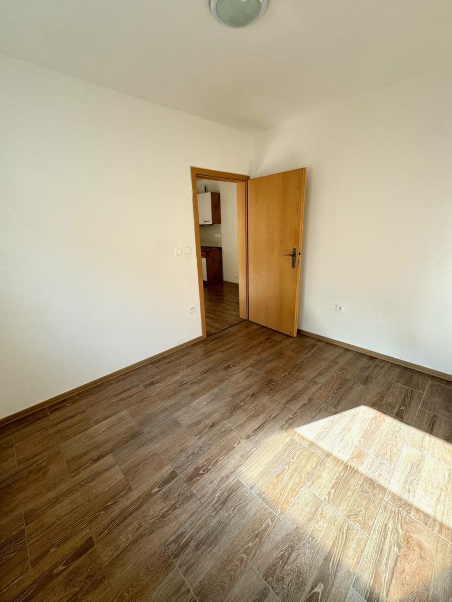 Pronájem bytu 3+kk 48 m², Zbraslavice, Středočeský kraj Pronájem bytu 3+kk 48 m², Zbraslavice, Středočeský kraj