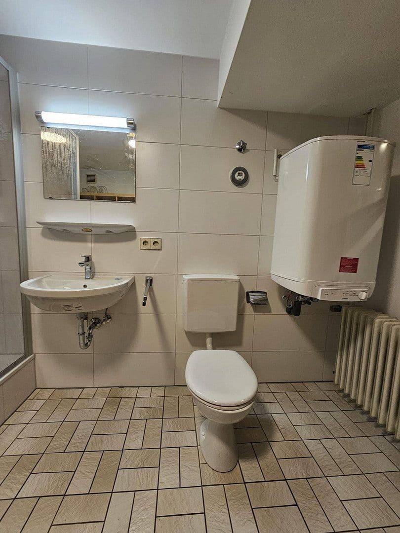 Pronájem bytu 1+1 48 m², Berner Str. 21, Stuttgart, Bádensko-Württembersko Pronájem bytu 1+1 48 m², Berner Str. 21, Stuttgart, Bádensko-Württembersko