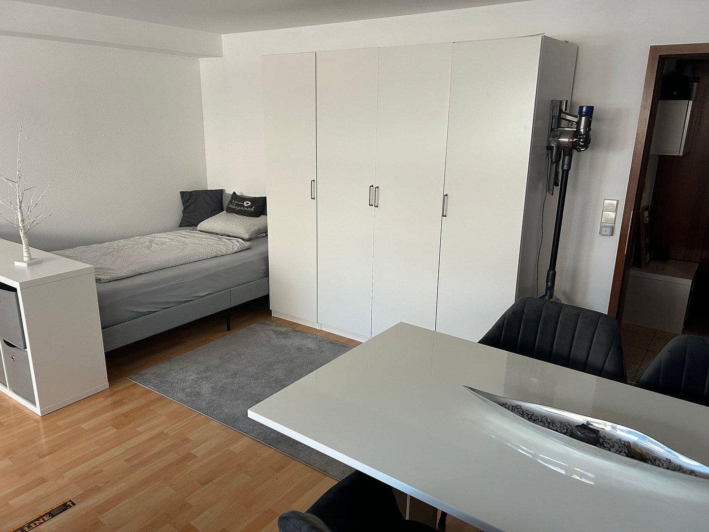 Pronájem bytu 1+1 48 m², Berner Str. 21, Stuttgart, Bádensko-Württembersko Pronájem bytu 1+1 48 m², Berner Str. 21, Stuttgart, Bádensko-Württembersko