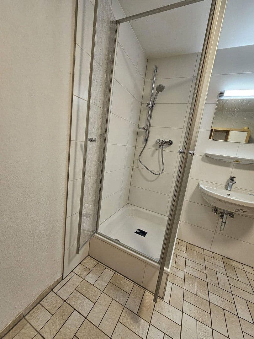 Pronájem bytu 1+1 48 m², Berner Str. 21, Stuttgart, Bádensko-Württembersko Pronájem bytu 1+1 48 m², Berner Str. 21, Stuttgart, Bádensko-Württembersko