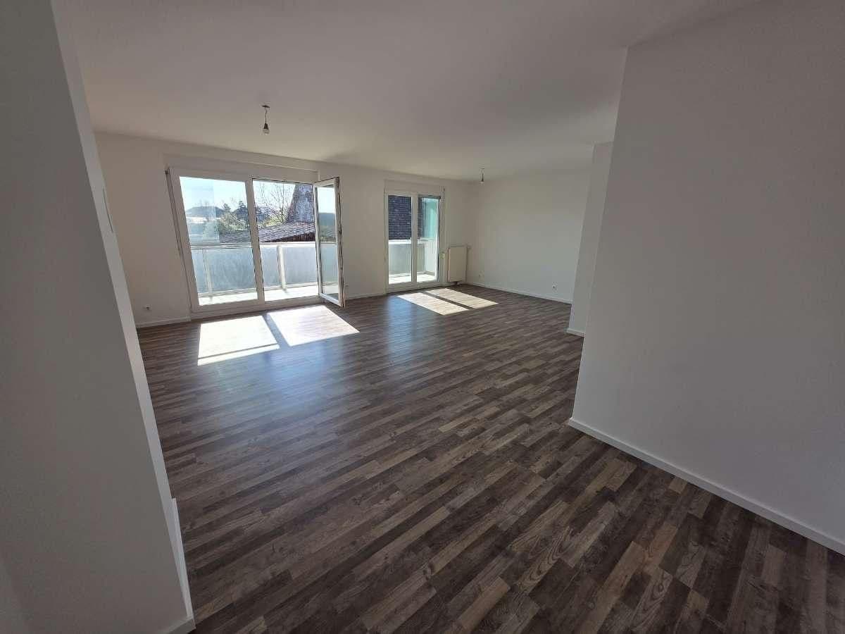 Pronájem bytu 2+1 72 m², Schwechat, Dolní Rakousko Pronájem bytu 2+1 72 m², Schwechat, Dolní Rakousko