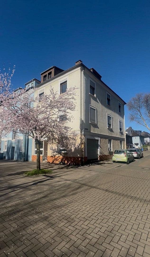 Prodej domu 221 m², pozemek 194 m², Nikolausstr. 1, Essen, Severní Porýní-Vestfálsko Prodej domu 221 m², pozemek 194 m², Nikolausstr. 1, Essen, Severní Porýní-Vestfálsko