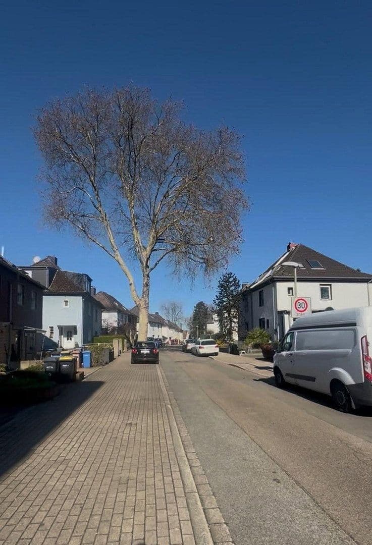 Prodej domu 221 m², pozemek 194 m², Nikolausstr. 1, Essen, Severní Porýní-Vestfálsko Prodej domu 221 m², pozemek 194 m², Nikolausstr. 1, Essen, Severní Porýní-Vestfálsko