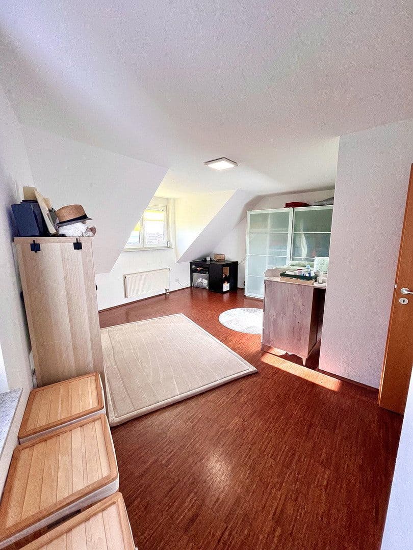 Pronájem bytu 4+kk 118 m², Gärtringen, Bádensko-Württembersko Pronájem bytu 4+kk 118 m², Gärtringen, Bádensko-Württembersko