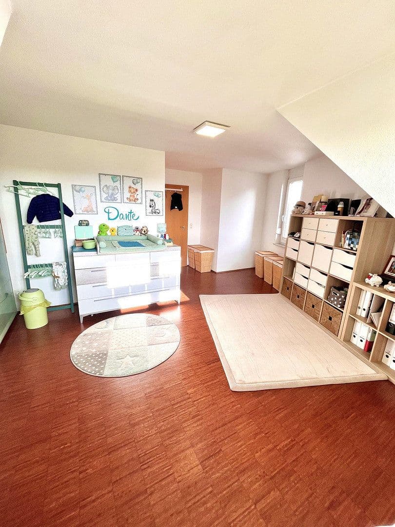 Pronájem bytu 4+kk 118 m², Gärtringen, Bádensko-Württembersko Pronájem bytu 4+kk 118 m², Gärtringen, Bádensko-Württembersko