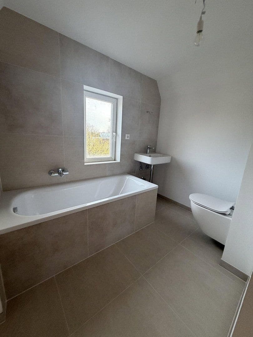 Prodej domu 115 m², pozemek 500 m², Untere Hauptstraße 17, Herxheim bei Landau/Pfalz, Porýní-Falc Prodej domu 115 m², pozemek 500 m², Untere Hauptstraße 17, Herxheim bei Landau/Pfalz, Porýní-Falc