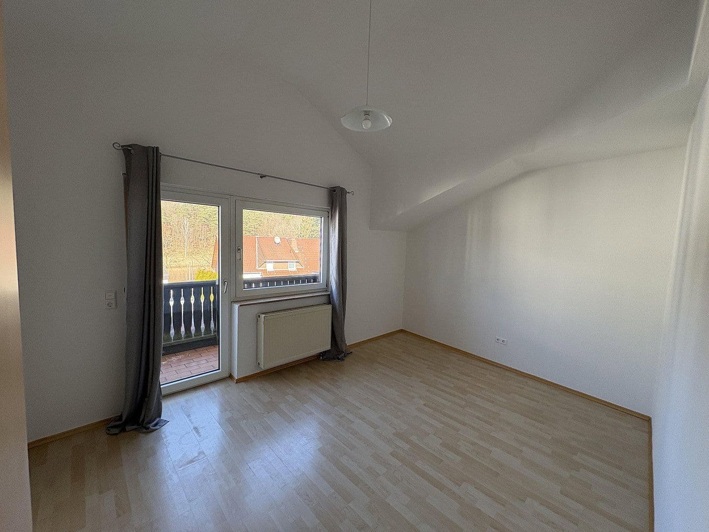Prodej bytu 5+kk 128 m², Ramstein-Miesenbach, Porýní-Falc Prodej bytu 5+kk 128 m², Ramstein-Miesenbach, Porýní-Falc