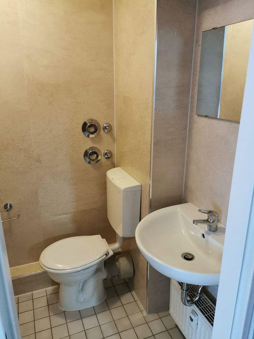 Pronájem bytu 1+1 25 m², Halmhuberstraße 10-14, Mannheim, Bádensko-Württembersko Pronájem bytu 1+1 25 m², Halmhuberstraße 10-14, Mannheim, Bádensko-Württembersko