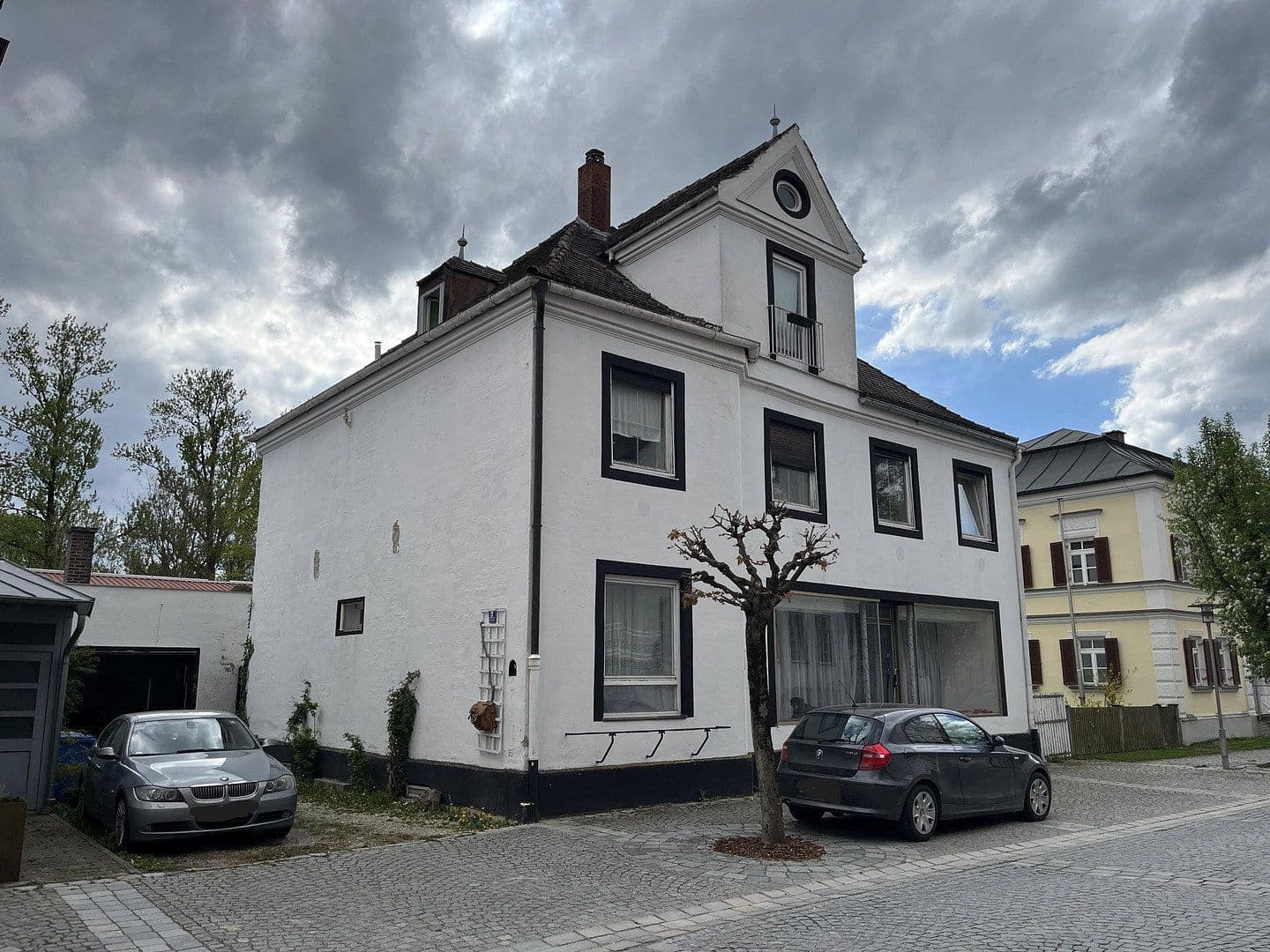 Prodej domu 212 m², pozemek 906 m², Bahnhofstraße 3, Gangkofen, Bavorsko Prodej domu 212 m², pozemek 906 m², Bahnhofstraße 3, Gangkofen, Bavorsko