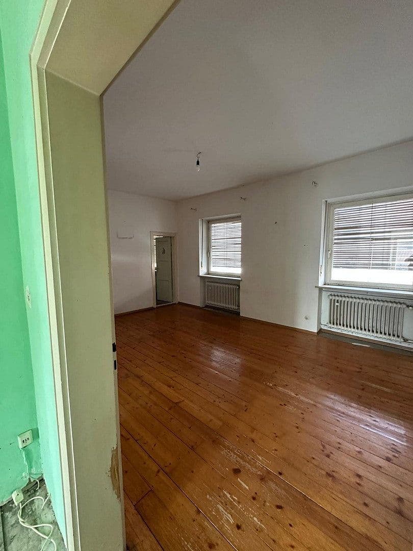 Prodej domu 212 m², pozemek 906 m², Bahnhofstraße 3, Gangkofen, Bavorsko Prodej domu 212 m², pozemek 906 m², Bahnhofstraße 3, Gangkofen, Bavorsko