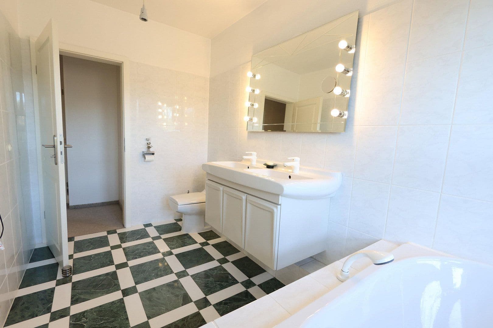 Prodej domu 149 m², pozemek 406 m², Hamburg, Hamburg Prodej domu 149 m², pozemek 406 m², Hamburg, Hamburg