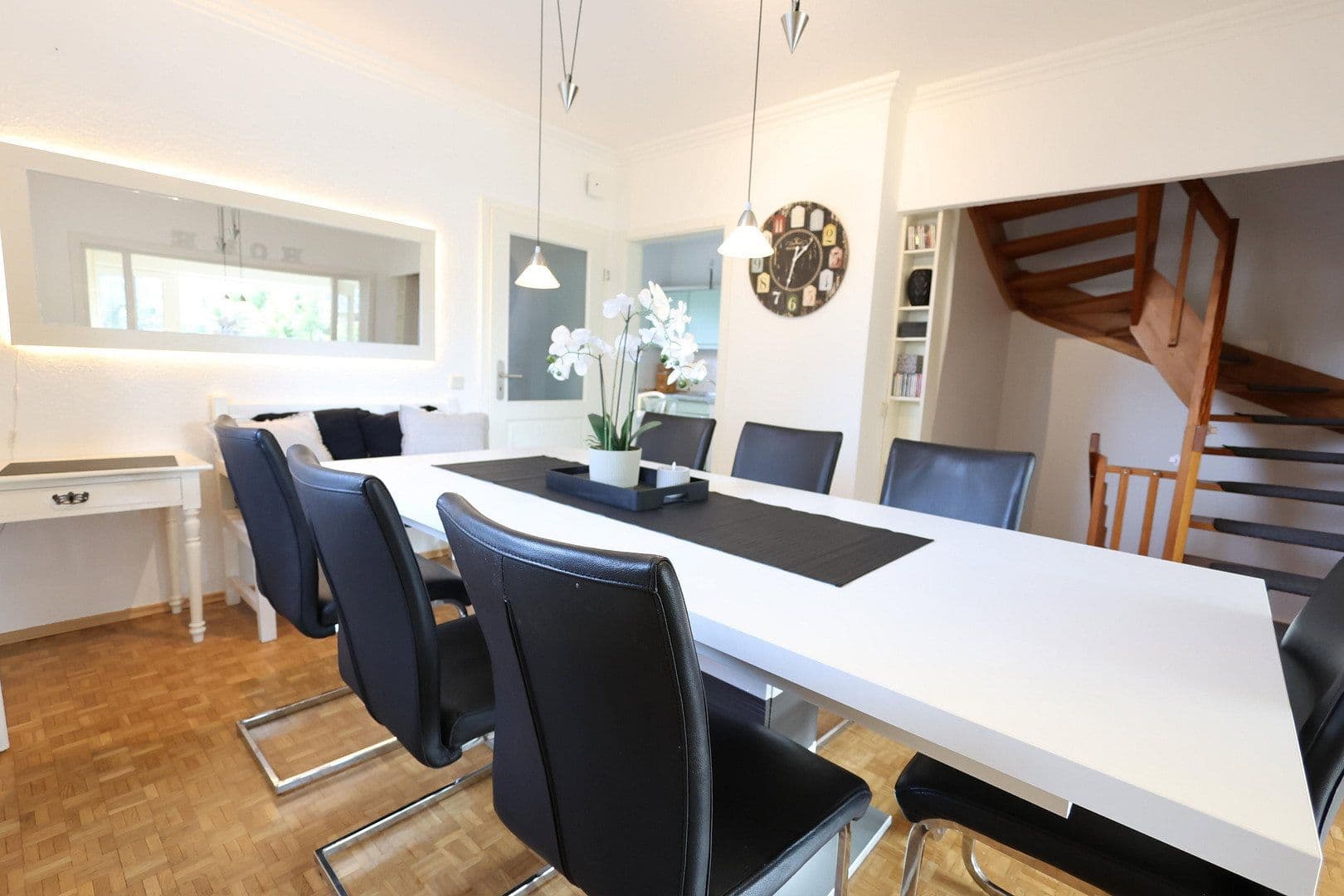 Prodej domu 149 m², pozemek 406 m², Hamburg, Hamburg Prodej domu 149 m², pozemek 406 m², Hamburg, Hamburg