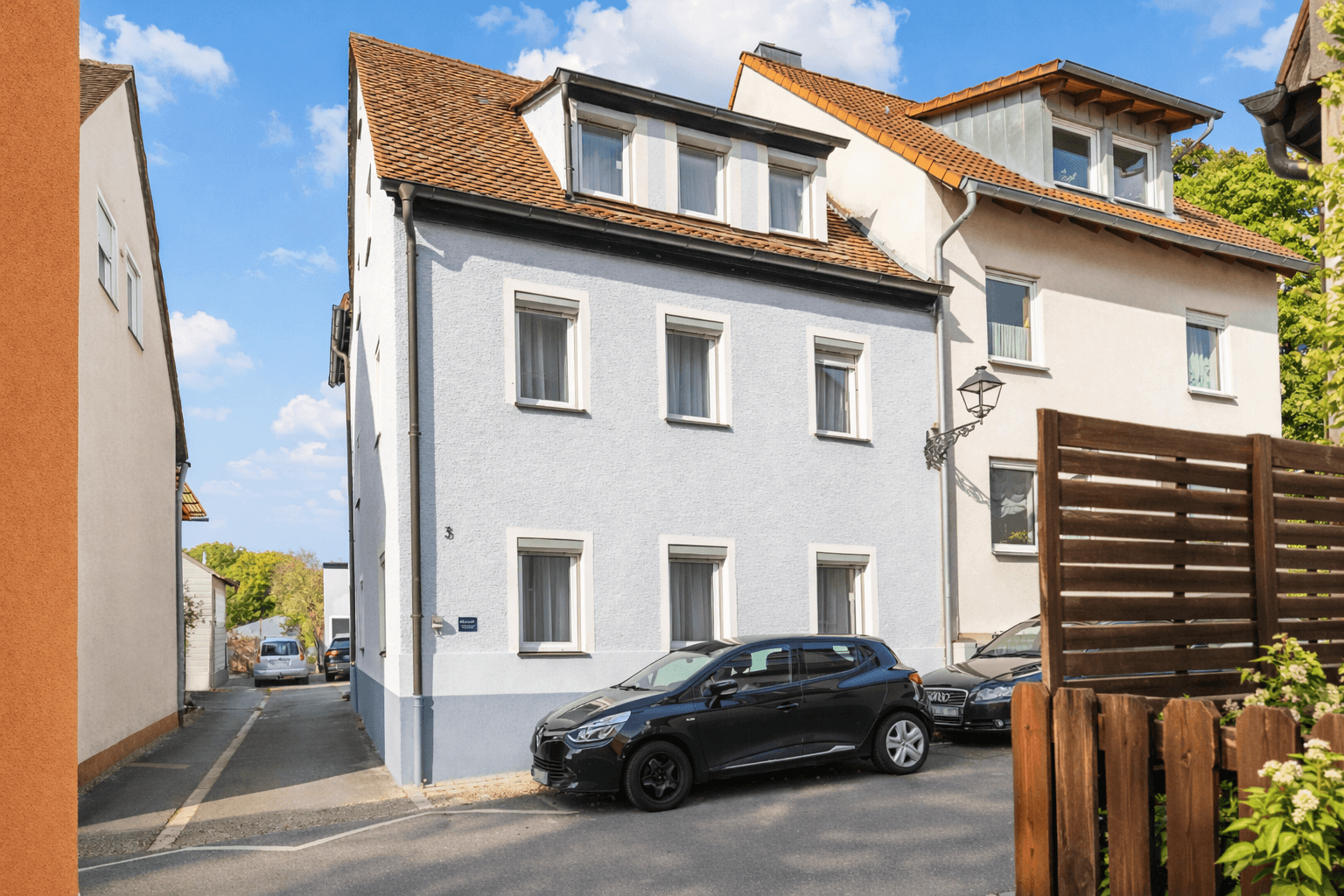 Prodej domu 250 m², pozemek 346 m², Herzogenaurach, Bavorsko Prodej domu 250 m², pozemek 346 m², Herzogenaurach, Bavorsko