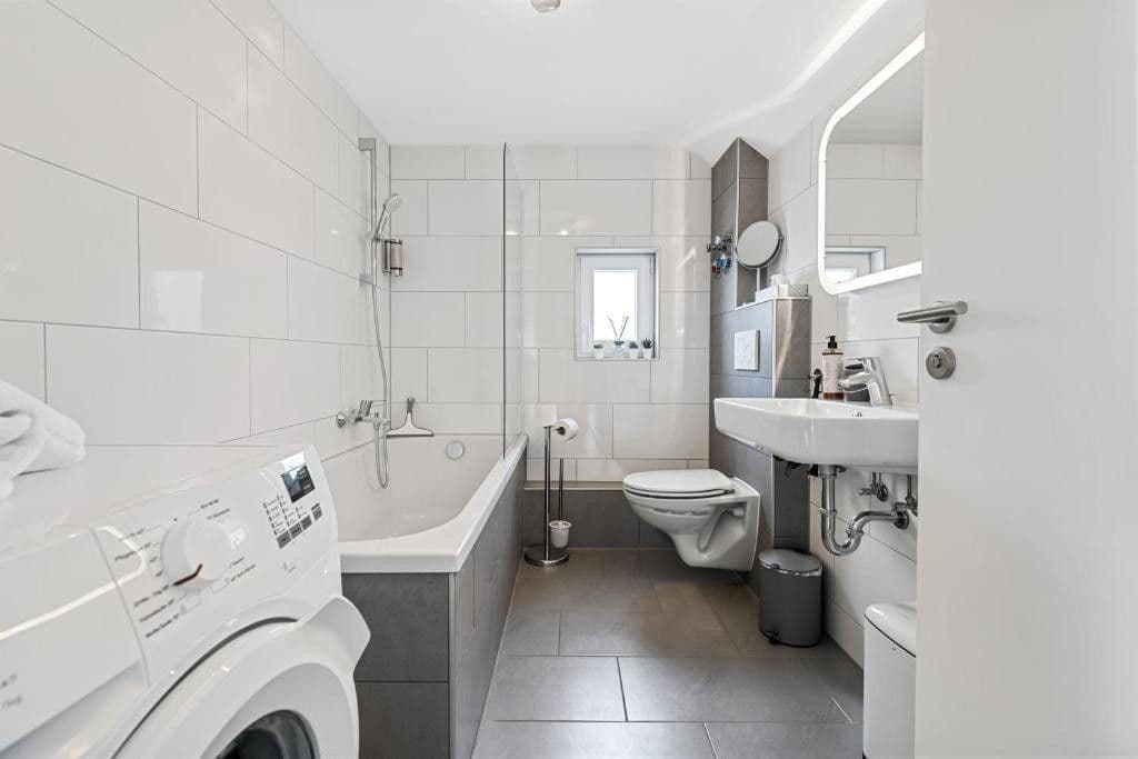 Prodej domu 250 m², pozemek 346 m², Herzogenaurach, Bavorsko Prodej domu 250 m², pozemek 346 m², Herzogenaurach, Bavorsko