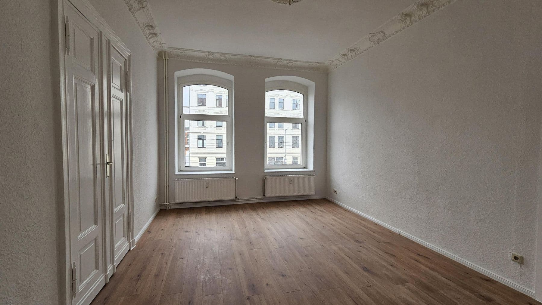 Pronájem bytu 3+1 92 m², Magdeburg, Sasko-Anhaltsko Pronájem bytu 3+1 92 m², Magdeburg, Sasko-Anhaltsko