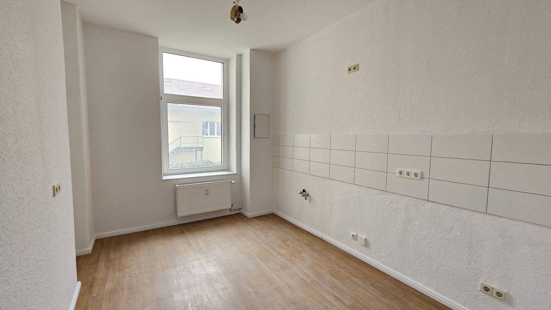 Pronájem bytu 3+1 92 m², Magdeburg, Sasko-Anhaltsko Pronájem bytu 3+1 92 m², Magdeburg, Sasko-Anhaltsko