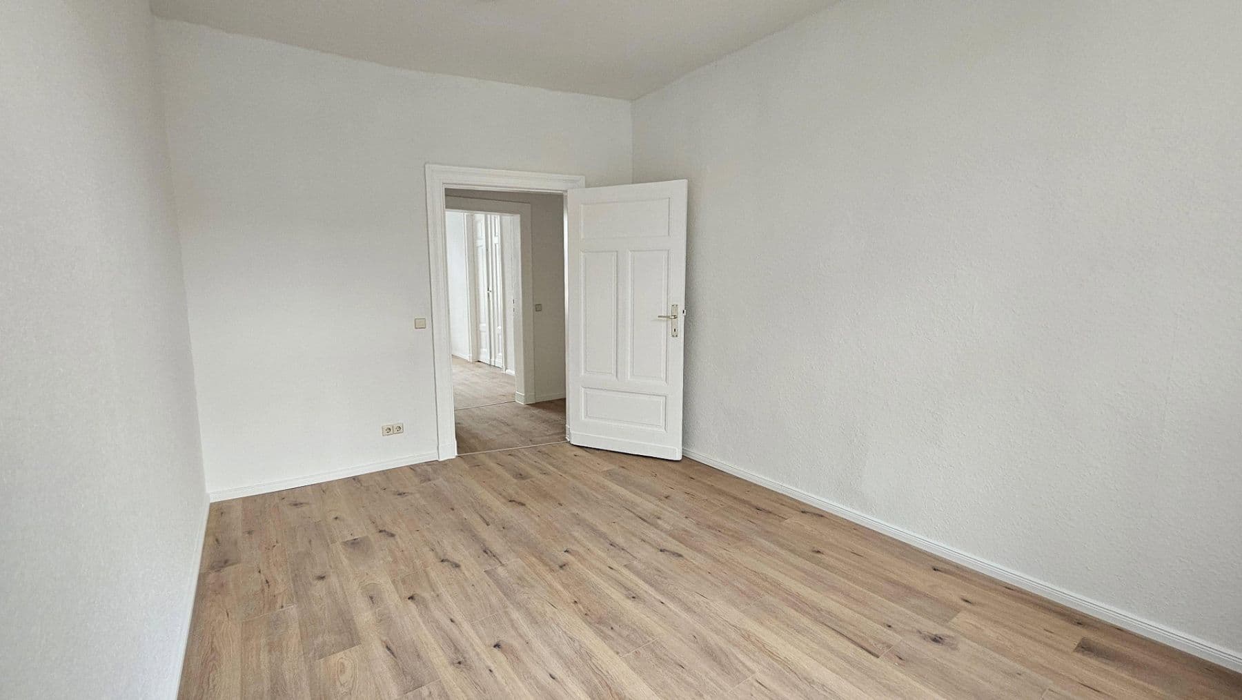 Pronájem bytu 3+1 92 m², Magdeburg, Sasko-Anhaltsko Pronájem bytu 3+1 92 m², Magdeburg, Sasko-Anhaltsko