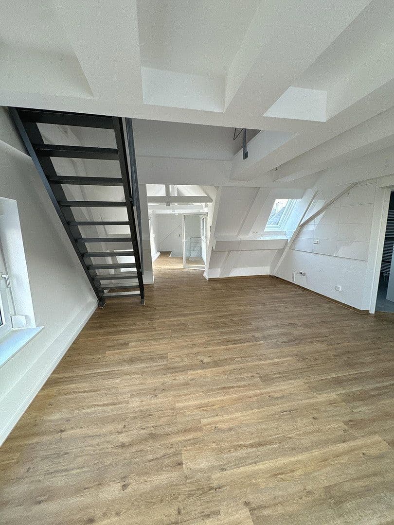 Pronájem bytu 3+1 84 m², Bad Krozingen, Bádensko-Württembersko Pronájem bytu 3+1 84 m², Bad Krozingen, Bádensko-Württembersko