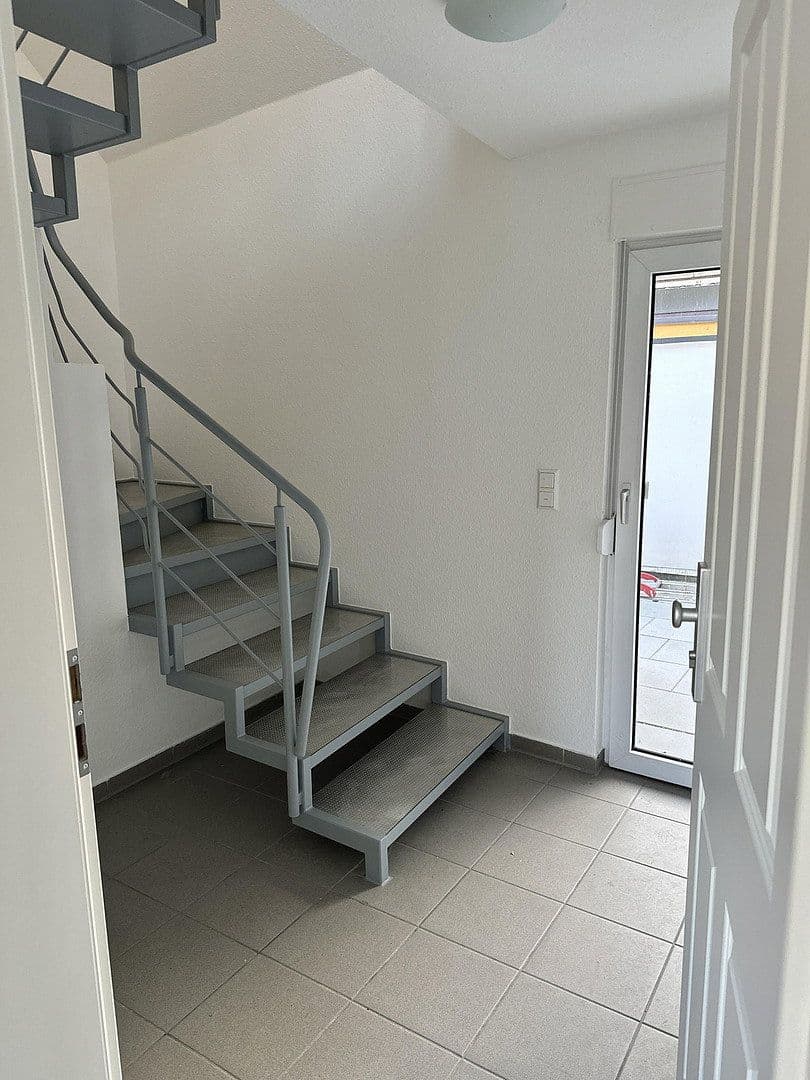 Pronájem bytu 3+1 84 m², Bad Krozingen, Bádensko-Württembersko Pronájem bytu 3+1 84 m², Bad Krozingen, Bádensko-Württembersko