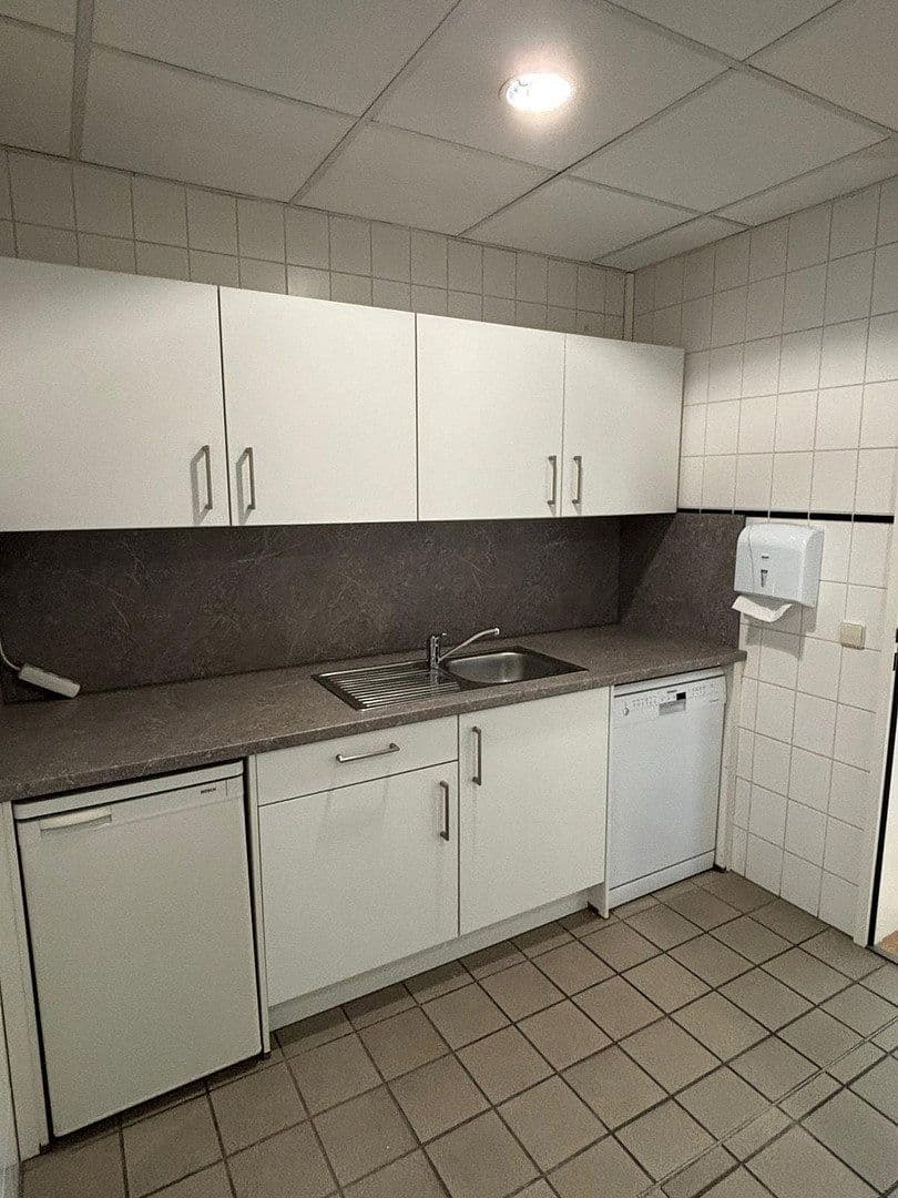 Pronájem kanceláře 44 m², Wilhelmstr. 78, Reilingen, Bádensko-Württembersko Pronájem kanceláře 44 m², Wilhelmstr. 78, Reilingen, Bádensko-Württembersko