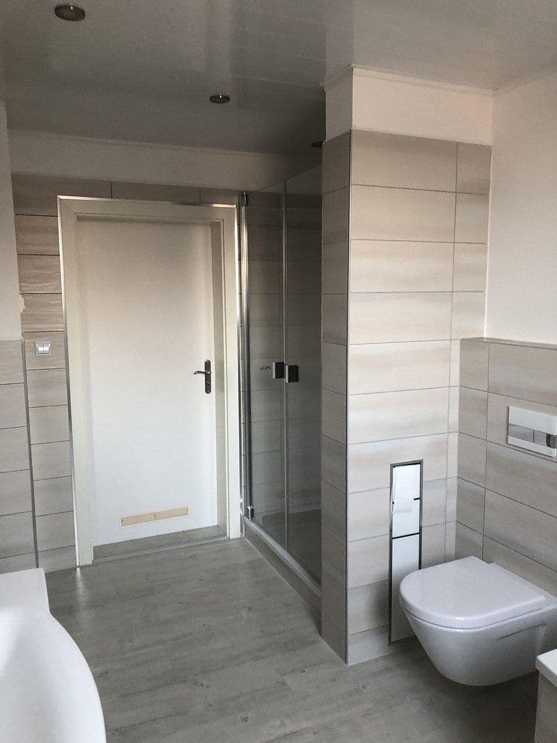 Pronájem bytu 4+1 105 m², Wilkau-Haßlau, Sasko Pronájem bytu 4+1 105 m², Wilkau-Haßlau, Sasko