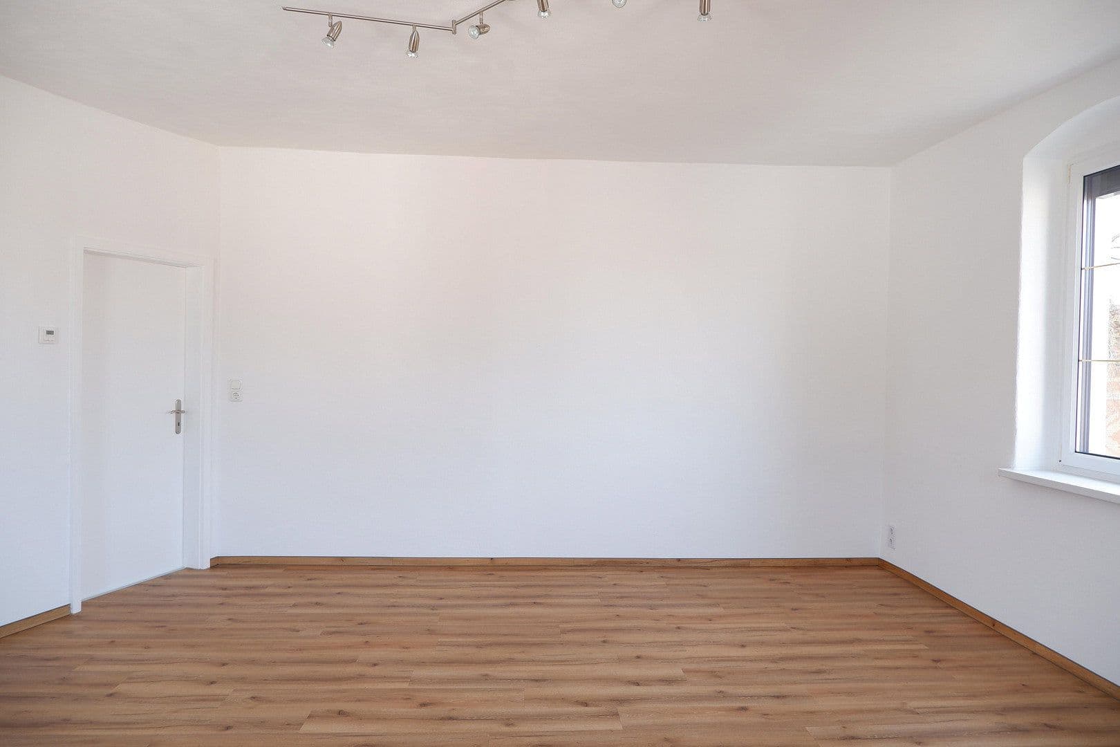 Pronájem bytu 4+1 105 m², Wilkau-Haßlau, Sasko Pronájem bytu 4+1 105 m², Wilkau-Haßlau, Sasko