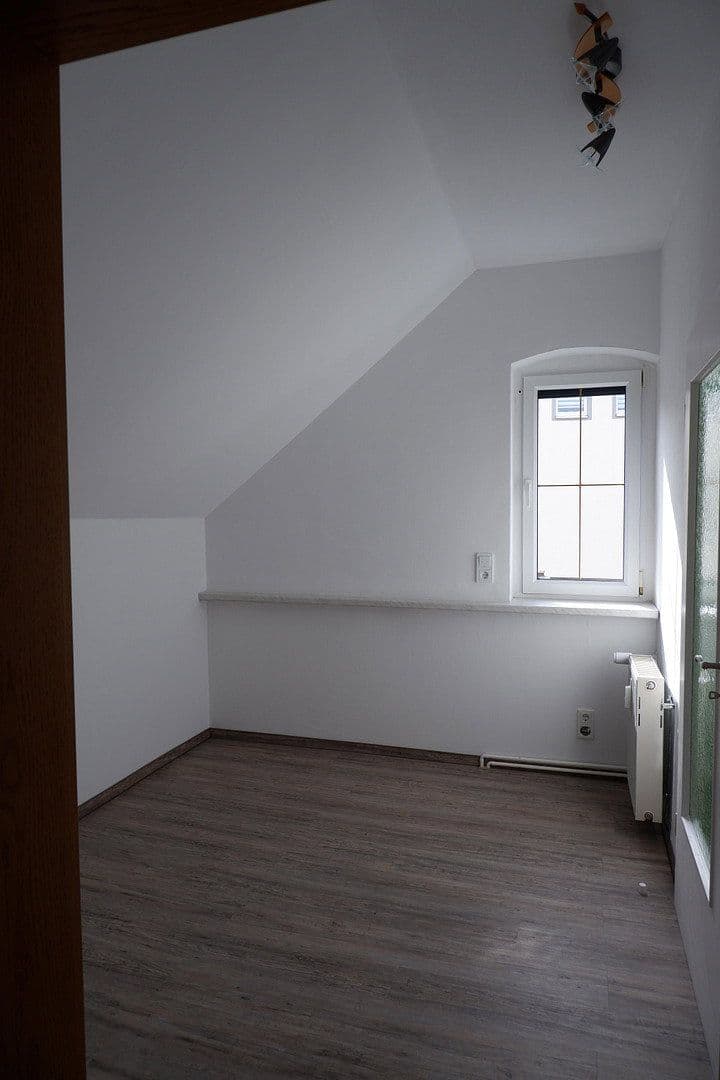 Pronájem bytu 4+1 105 m², Wilkau-Haßlau, Sasko Pronájem bytu 4+1 105 m², Wilkau-Haßlau, Sasko