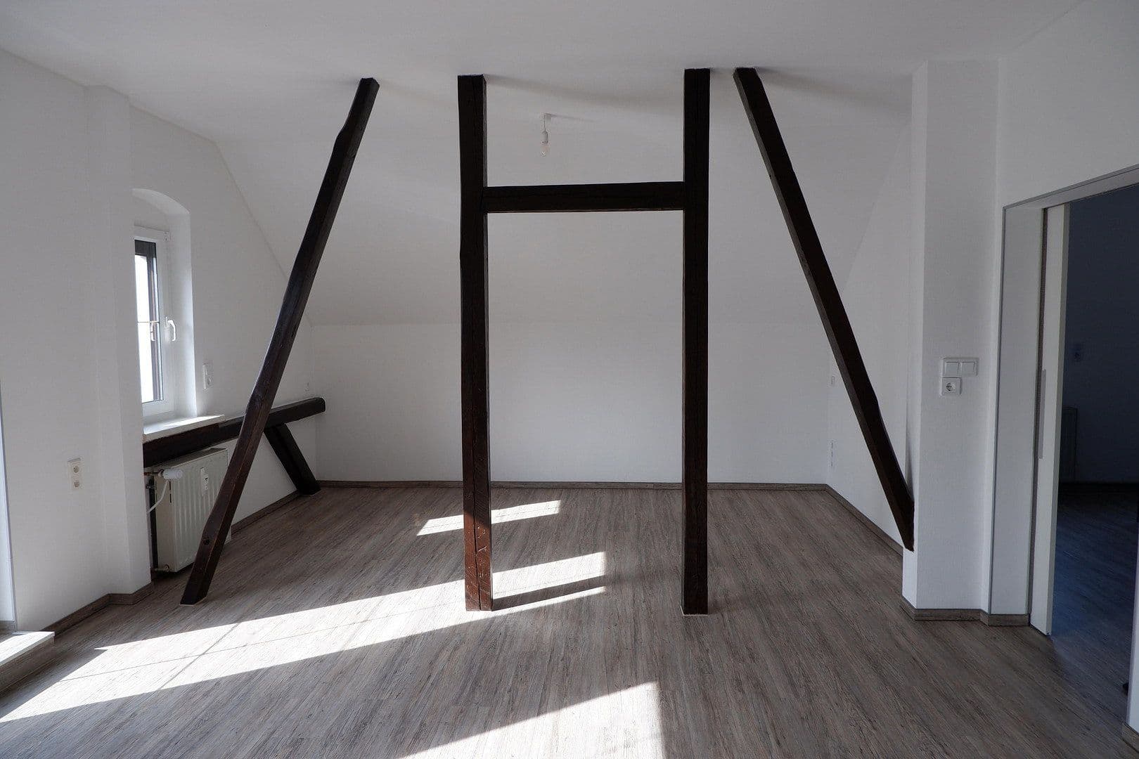 Pronájem bytu 4+1 105 m², Wilkau-Haßlau, Sasko Pronájem bytu 4+1 105 m², Wilkau-Haßlau, Sasko