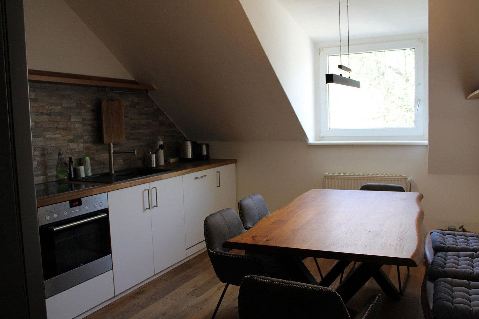 Pronájem bytu 4+1 109 m², Wuppertal, Severní Porýní-Vestfálsko Pronájem bytu 4+1 109 m², Wuppertal, Severní Porýní-Vestfálsko