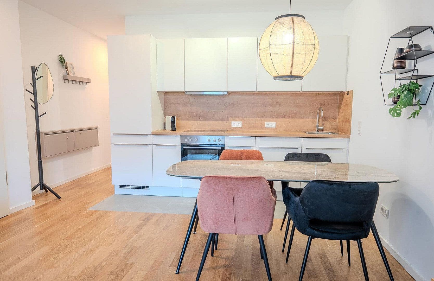 Pronájem bytu 3+1 66 m², Frankfurt am Main, Hessen Pronájem bytu 3+1 66 m², Frankfurt am Main, Hessen