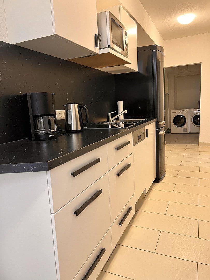 Pronájem bytu 3+1 77 m², Ihringshäuser Straße 12, Kassel, Hessen Pronájem bytu 3+1 77 m², Ihringshäuser Straße 12, Kassel, Hessen