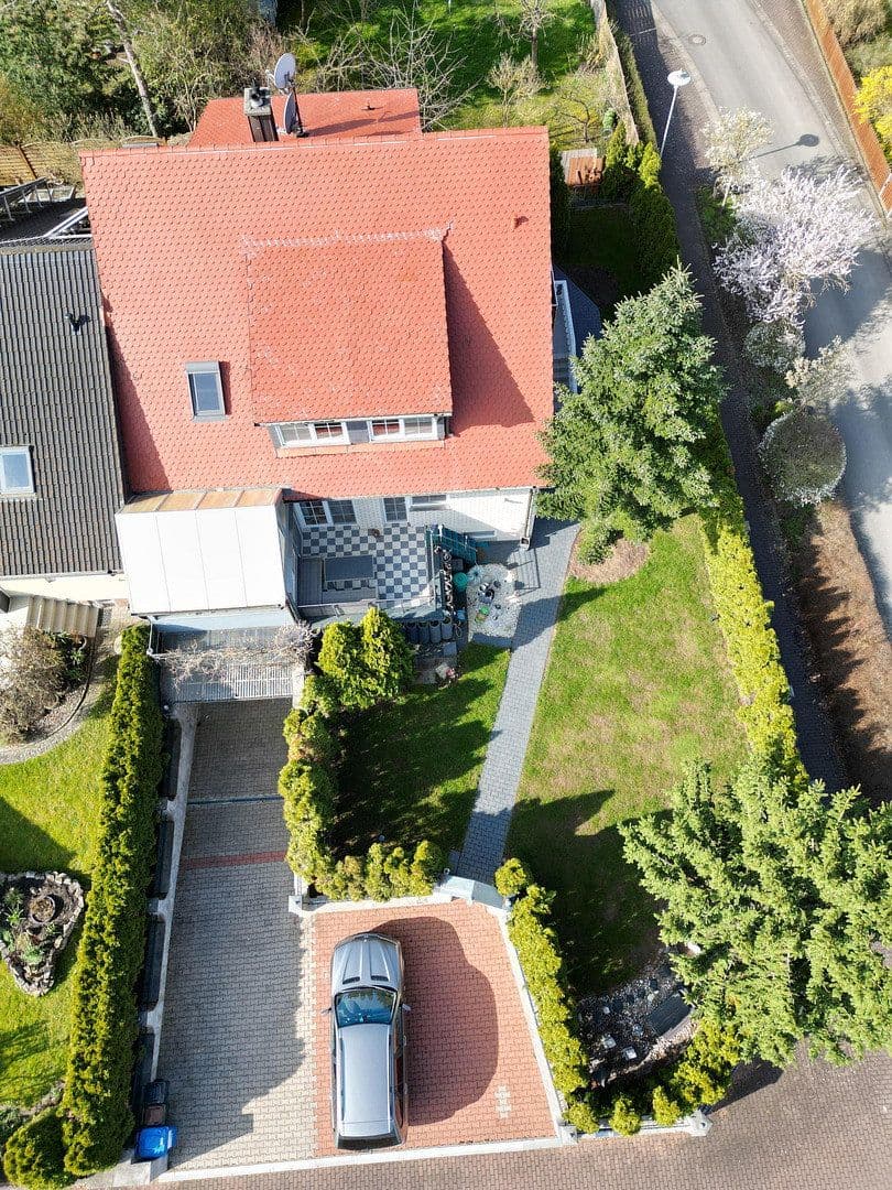 Prodej domu 287 m², pozemek 560 m², Kitzingen, Bavorsko Prodej domu 287 m², pozemek 560 m², Kitzingen, Bavorsko