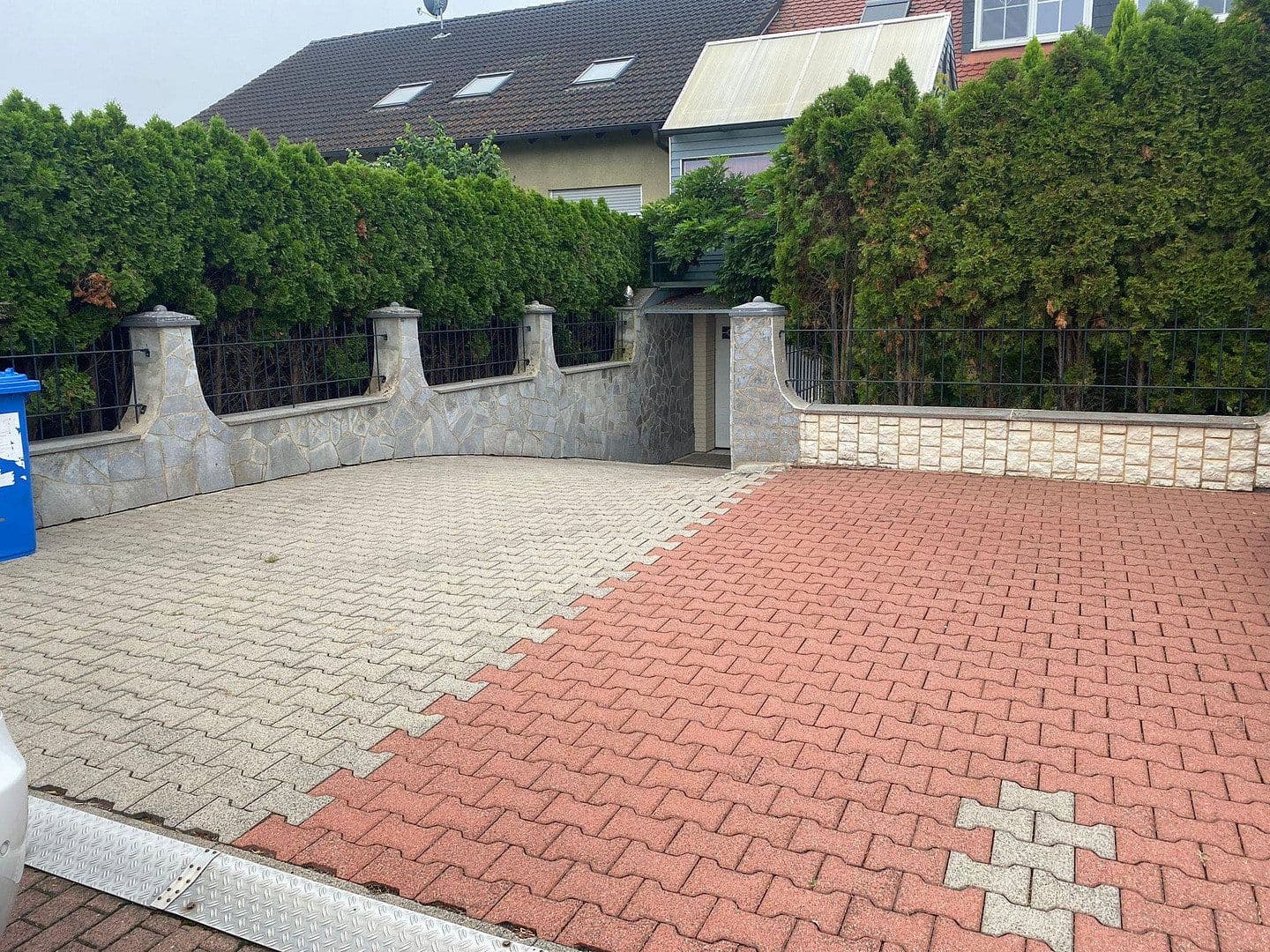 Prodej domu 287 m², pozemek 560 m², Kitzingen, Bavorsko Prodej domu 287 m², pozemek 560 m², Kitzingen, Bavorsko