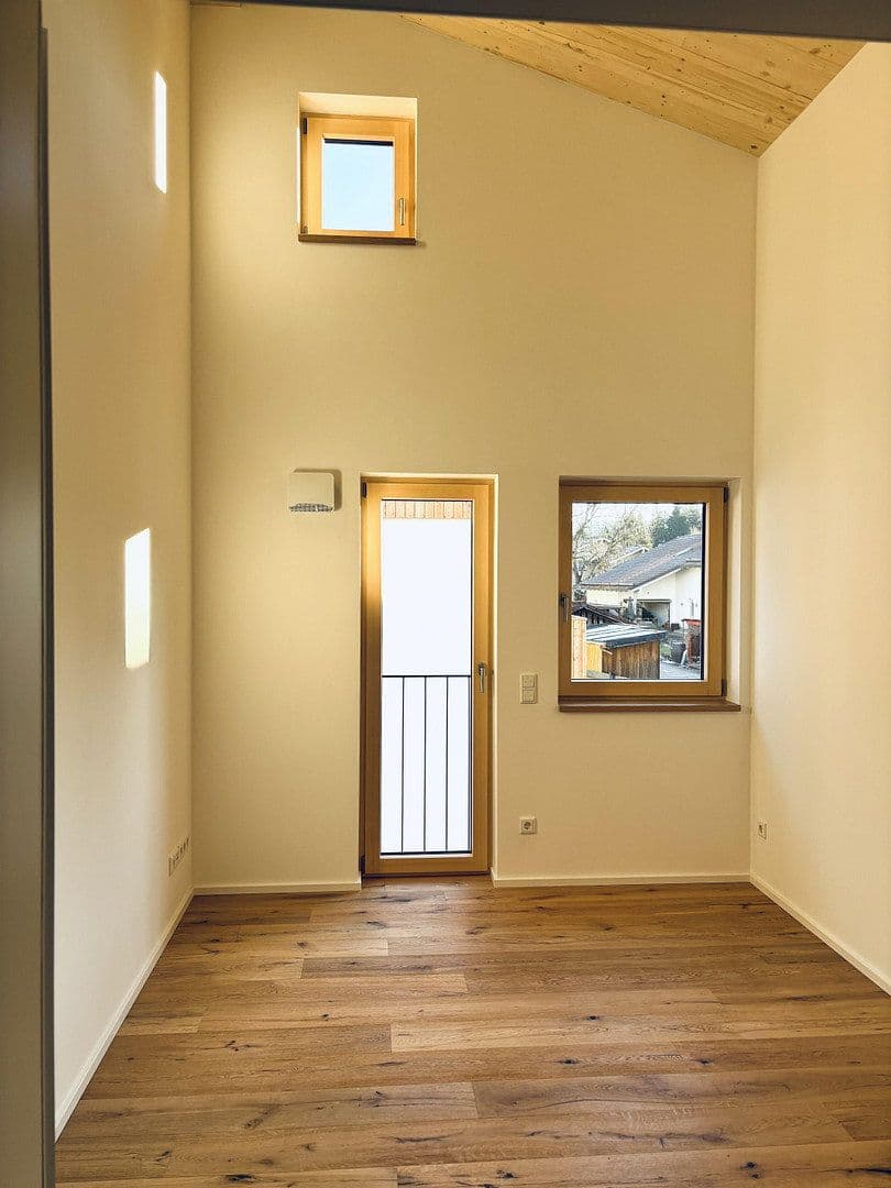 Pronájem domu 133 m², pozemek 250 m², Raubling, Bavorsko Pronájem domu 133 m², pozemek 250 m², Raubling, Bavorsko