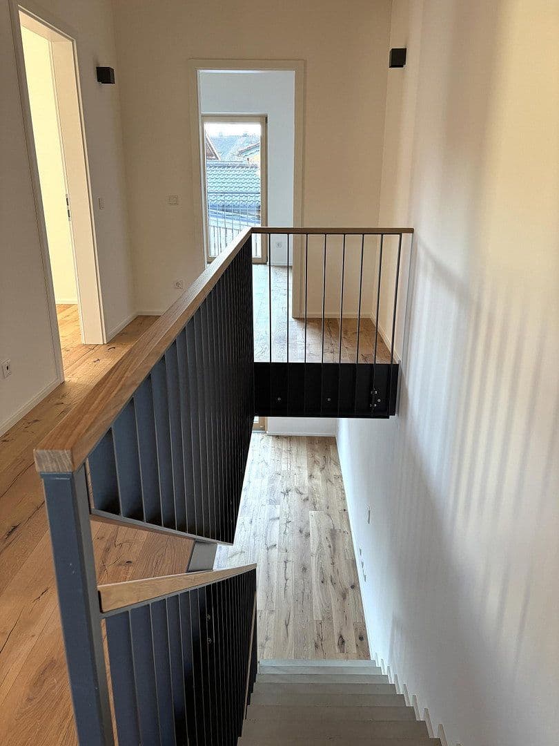 Pronájem domu 133 m², pozemek 250 m², Raubling, Bavorsko Pronájem domu 133 m², pozemek 250 m², Raubling, Bavorsko