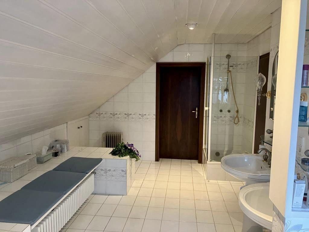 Prodej domu 330 m², pozemek 1.066 m², Riedstadt, Hessen Prodej domu 330 m², pozemek 1.066 m², Riedstadt, Hessen