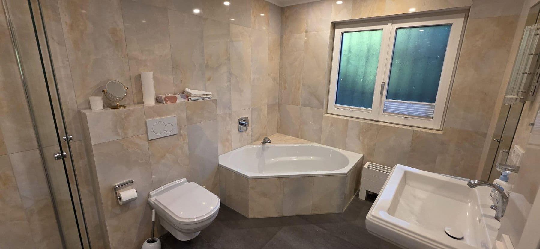 Prodej domu 330 m², pozemek 1.066 m², Riedstadt, Hessen Prodej domu 330 m², pozemek 1.066 m², Riedstadt, Hessen