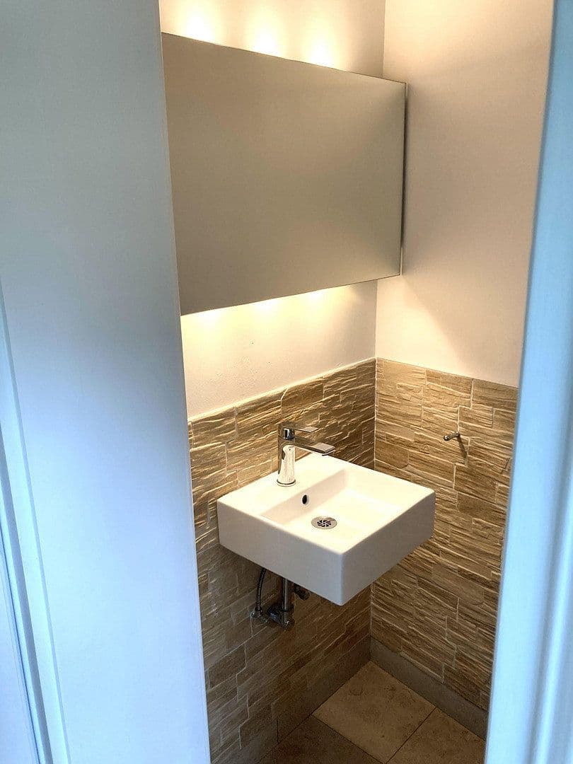 Prodej domu 330 m², pozemek 1.000 m², Augsburg, Bavorsko Prodej domu 330 m², pozemek 1.000 m², Augsburg, Bavorsko