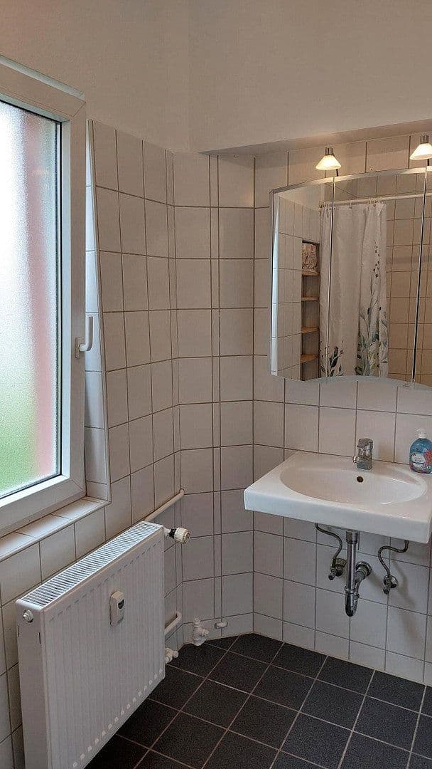 Pronájem bytu 4+1 74 m², Emser Strasse 40, Frankfurt, Hessen Pronájem bytu 4+1 74 m², Emser Strasse 40, Frankfurt, Hessen