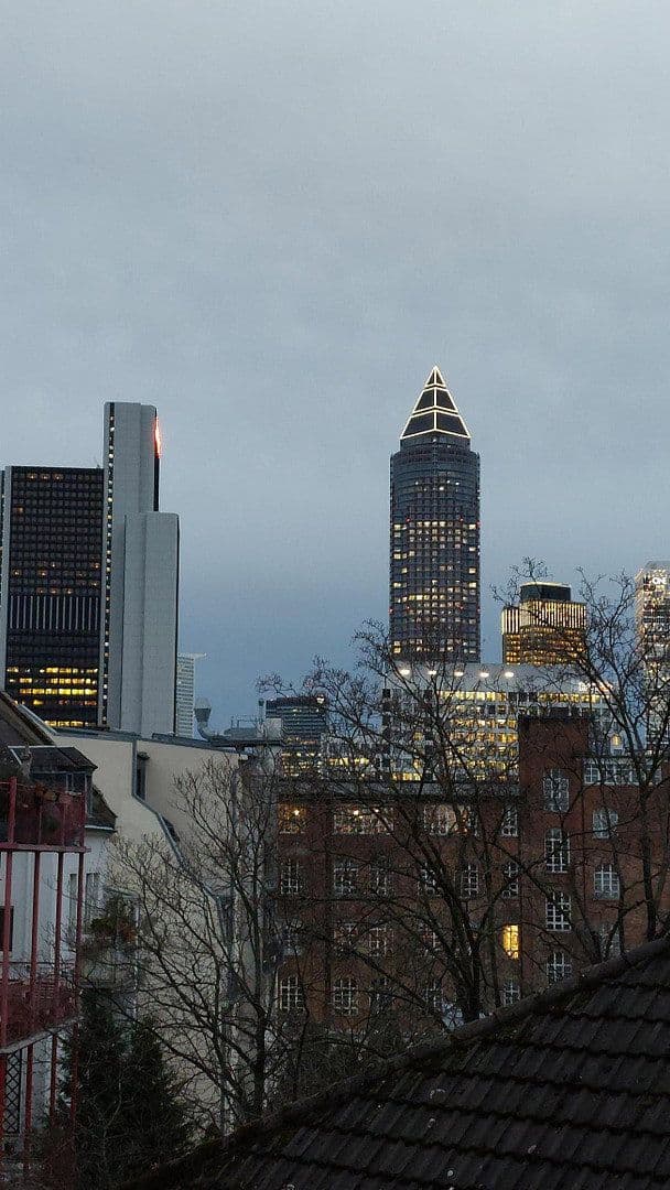 Pronájem bytu 4+1 74 m², Emser Strasse 40, Frankfurt, Hessen Pronájem bytu 4+1 74 m², Emser Strasse 40, Frankfurt, Hessen