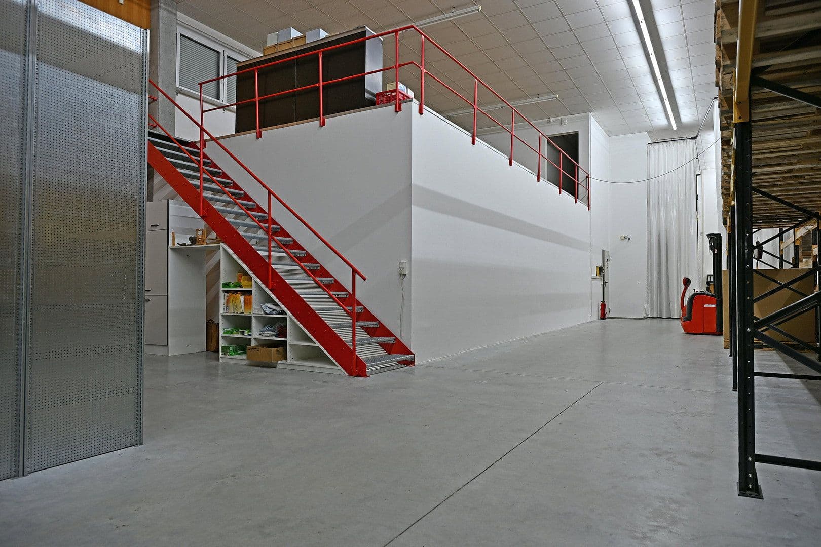 Prodej nebytového prostoru 5.000 m², Bad Säckingen, Bádensko-Württembersko Prodej nebytového prostoru 5.000 m², Bad Säckingen, Bádensko-Württembersko