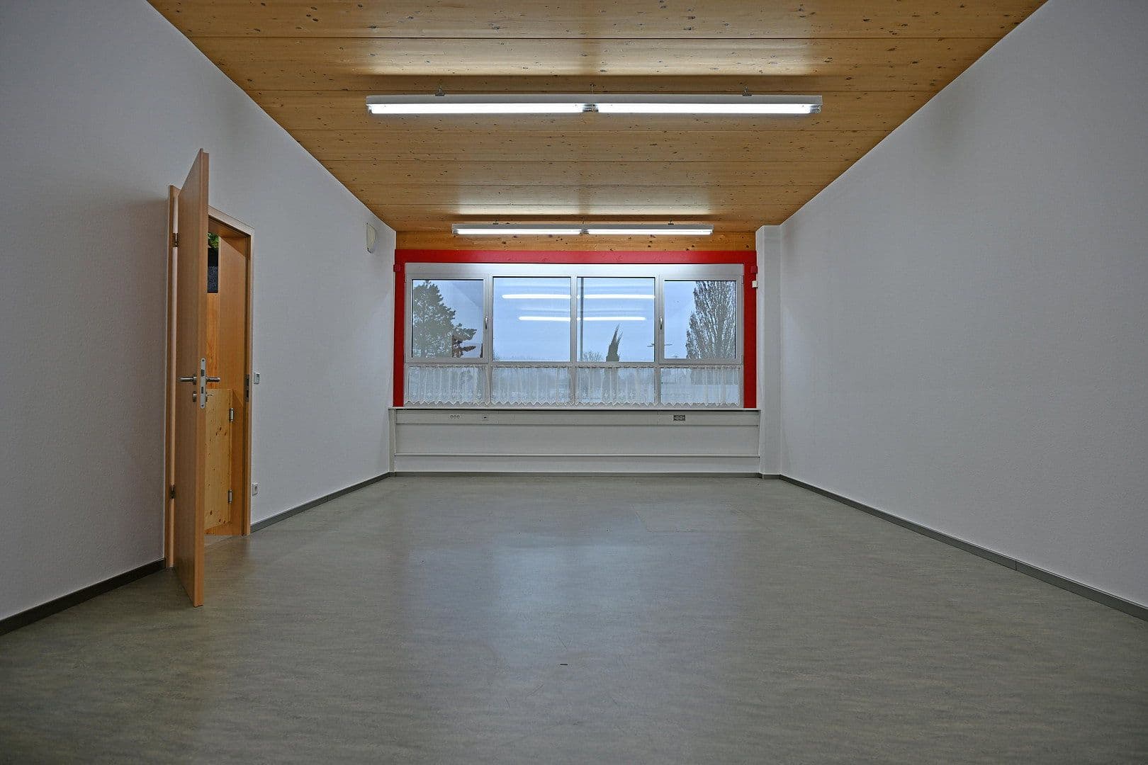 Prodej nebytového prostoru 5.000 m², Bad Säckingen, Bádensko-Württembersko Prodej nebytového prostoru 5.000 m², Bad Säckingen, Bádensko-Württembersko