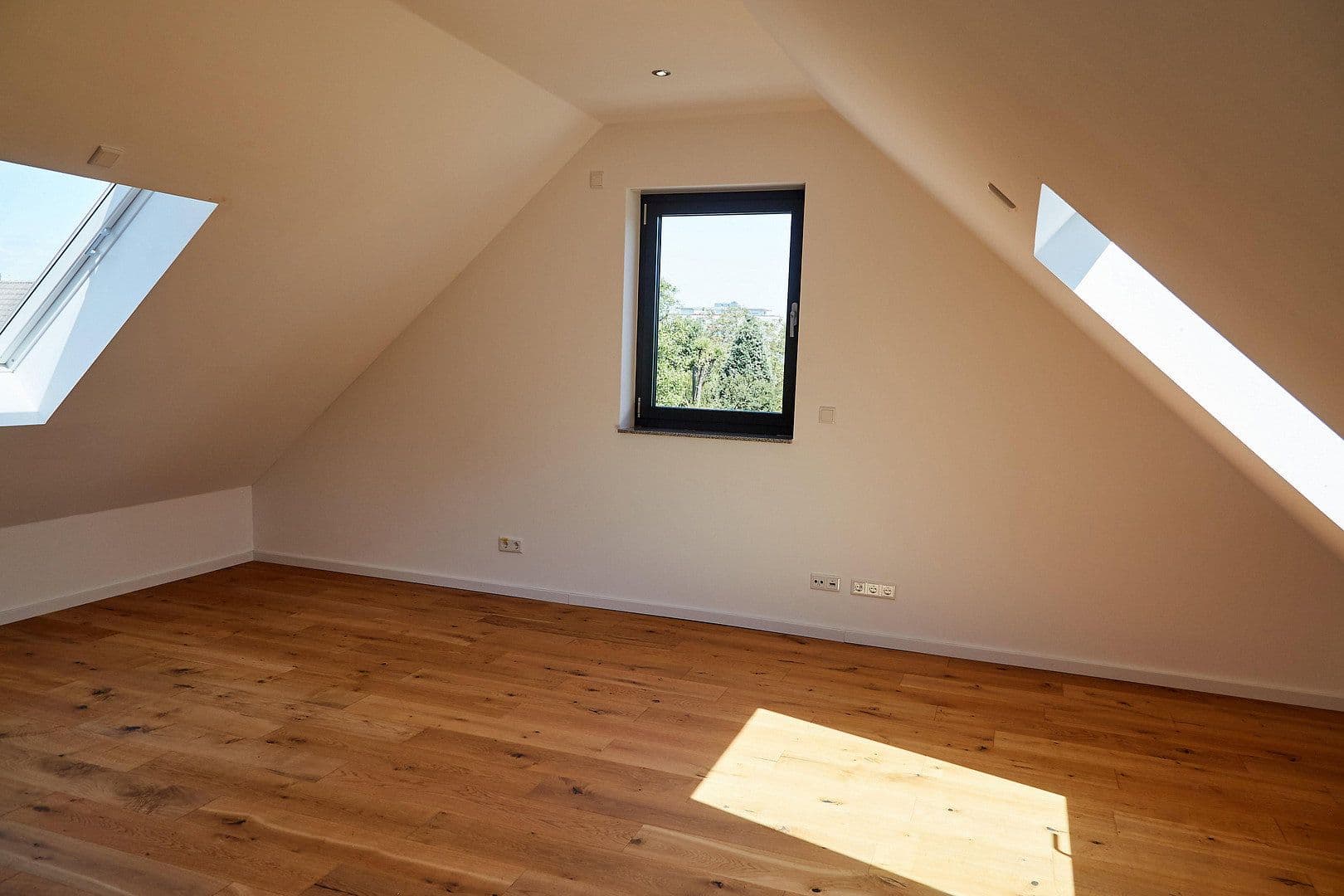 Prodej domu 205 m², pozemek 311 m², Meerbusch, Severní Porýní-Vestfálsko Prodej domu 205 m², pozemek 311 m², Meerbusch, Severní Porýní-Vestfálsko